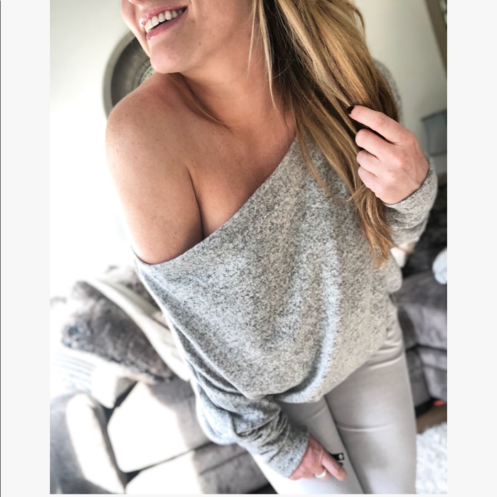 Danika Cozy Off The Shoulder Top - Picture 4 of 4
